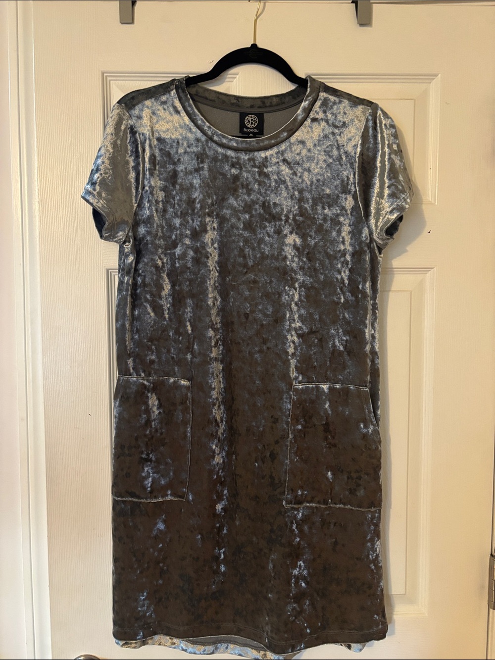 Bobeau crushed Velvet Short Sleeve Dress with Pockets - Silver